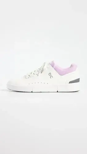 On Women's The Roger Advantage Sneakers - 5