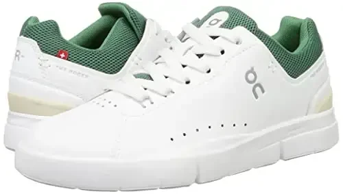 On Women's The Roger Advantage Sneakers - 7