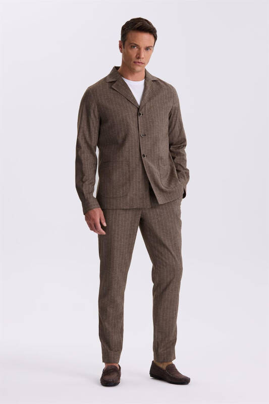 Kahve Slim Fit Apaş Yaka Keten Karışımlı Çift Yırtmaçlı Çizgili Takım Elbise - 1