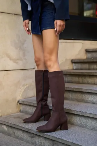 Braune Damenstiefel aus Wildleder - Braunes Wildleder - MADAMRA (1)