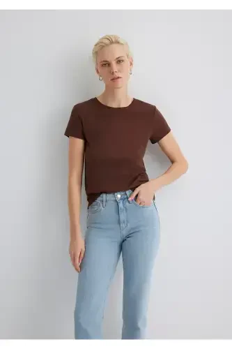 Kahverengi Tişört Slim Fit / Dar Kesim 1613573-82599-Kahverengi - MAVI (1)