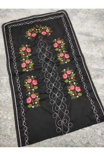 Kanaviçe Işlemeli Etamin Kumaş Tek Seccade - Siyah - Siyah - Kırmızı 