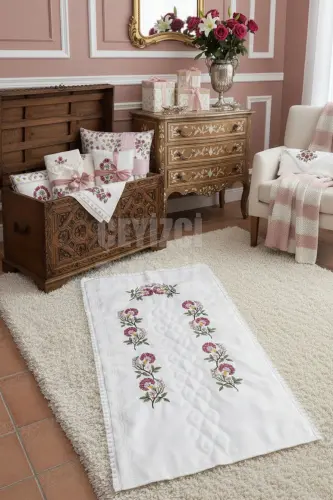 Kanaviçe Karanfil Işlemeli Etamin Kumaş Tek Seccade-Karanfil Kırmızı Seccade 