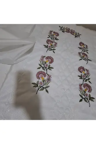 Kanaviçe Karanfil Işlemeli Etamin Kumaş Tek Seccade-Karanfil Siyaha Kırmızı Seccade - 3