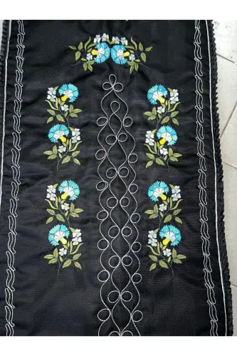 Kanaviçe Karanfil Işlemeli Etamin Kumaş Tek Seccade-Karanfil Siyaha TURKUAZ MAVİ Seccade - ÇT ÇEYIZCI TEKSTIL (1)