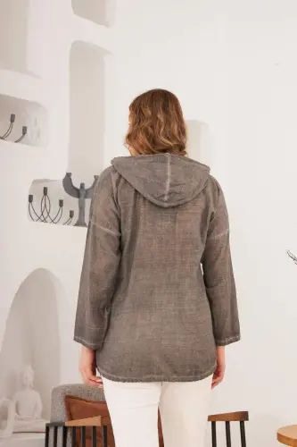 Kapüşonli katta o'lchamdagi tutunli yuvilgan ko'ylak - 5