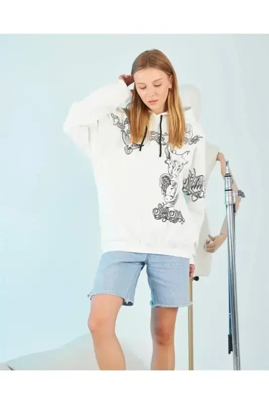 Kapüşonlu Üç İplik Sweatshirt – Beyaz Strong Heykel Baskılı, Rahat Kalıp, Kanguru Cepli Modern Tasarım - BÜYÜKBEDENIZ
