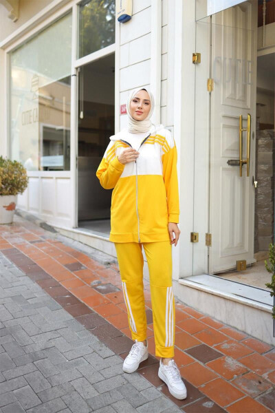 Kaputli Ikkita Qismli Sport Kostyumi TRN1016 Sari - BURCU TESETTÜR