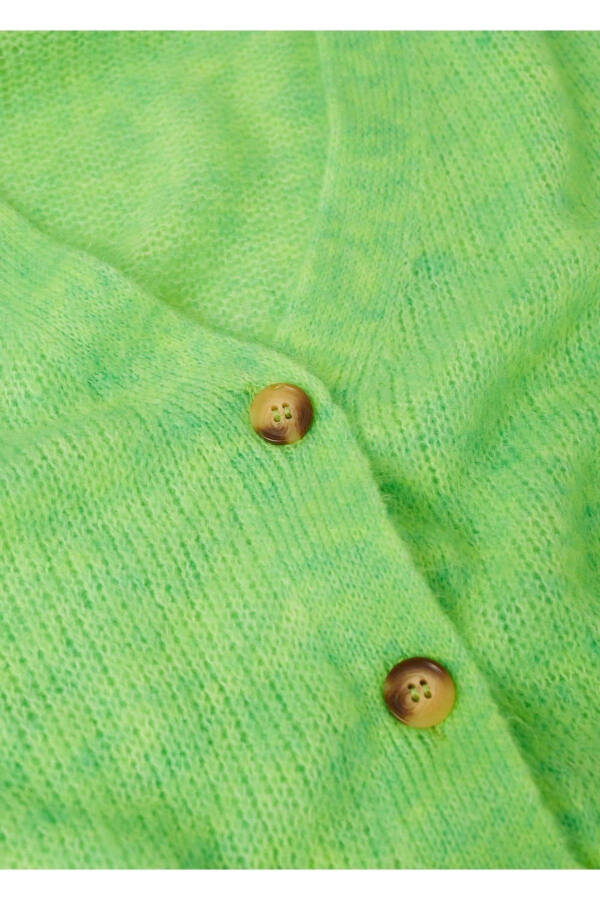 Кардиган с V-образным вырезом - 6