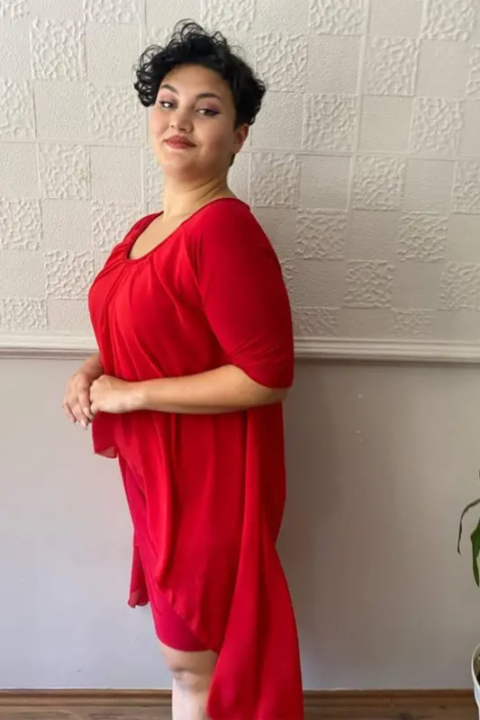Katta o'lchamdagi shifondan midi libos Qizil KL7052 - 5