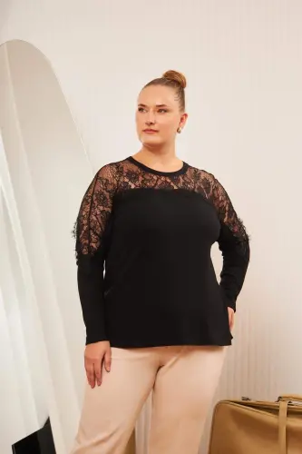 Katta oʻlchamli krujeva detallari bluzasi qora - 3