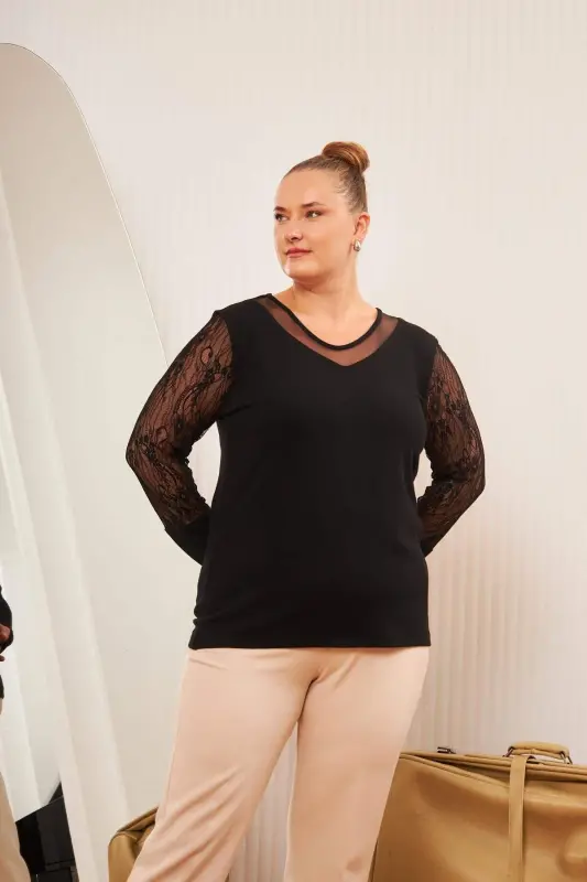Katta o'lchamli to'r va krujeva detallari bluzasi qora - 8