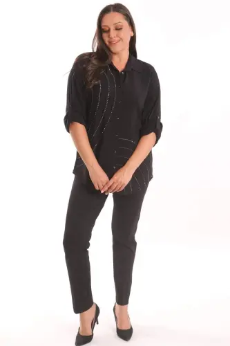 Katta oʻlchamli tosh bosma detallari bilan toʻqilgan qora koʻylak - 4