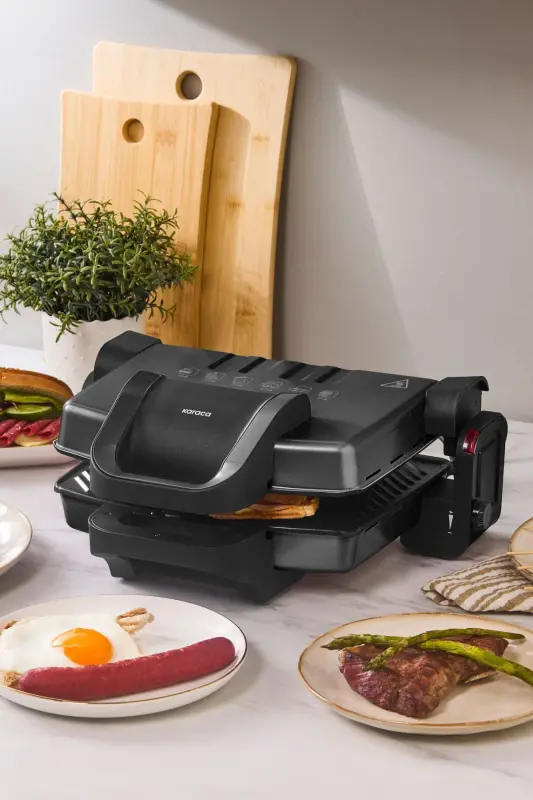 Kelajakdagi Toaster Mashinasi Yorqin Qora - KARACA