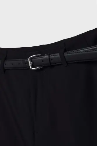 Kemerli ve dökümlü straight fit kumaş pantolon - Siyah - 3