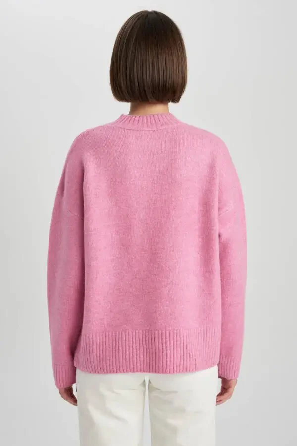 Kengaytirilgan kesim yarim baliqchi yoqali triko ko'ylagi - 6