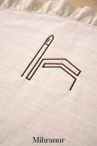 Keten Minimal Kabe İşlemeli Fırfırlı Seccade Çeyiz Bohça Umre ve Hac Hediyelik Namazlık Tesbihli-Fırfırlı - 4