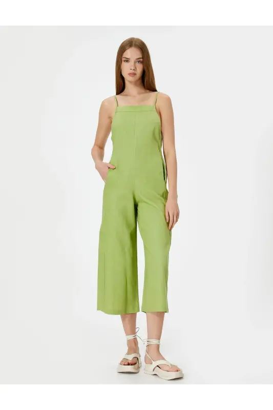 Leinen-Overall in Capri-Länge mit Taschen und dünnen Trägern auf der Rückseite - GRÜN - 3