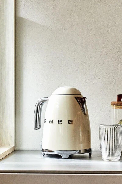 50’s Style Krem Retro Krem Kettle Klf03creu - SMEG (1)