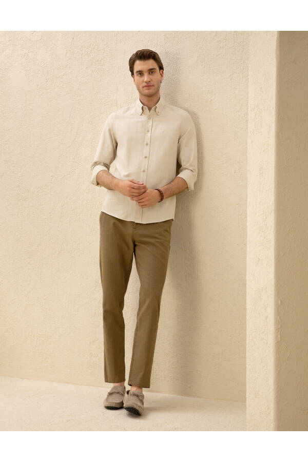 Khaki canvas pants with linen blend. - 1