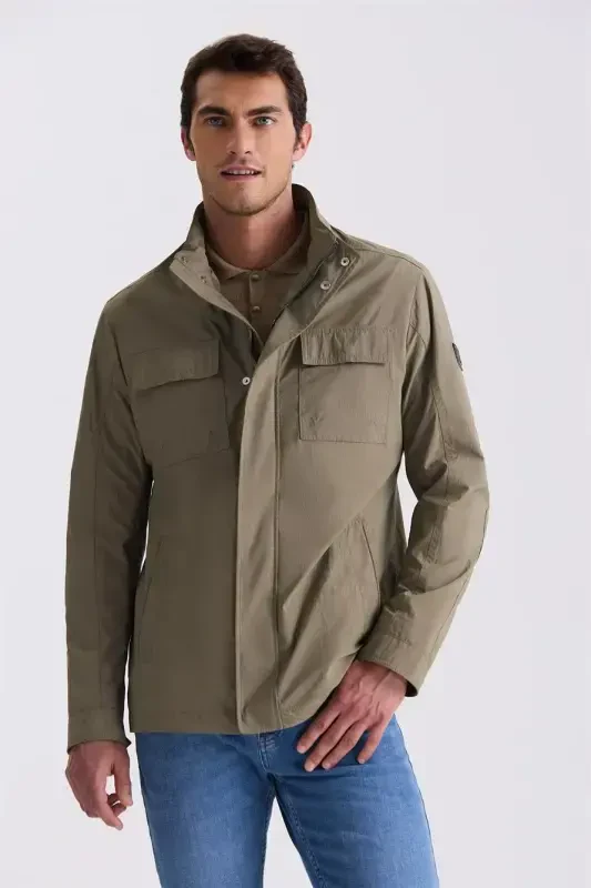 Khaki Comfort Fit Stand Collar Seasonal Sports Jacket - JAKAMEN