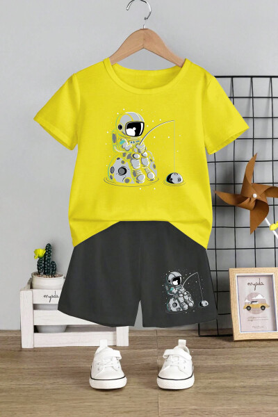 Kids Two-Piece Set with Bike Neck Elastic Shorts, Fish-Catching Astronaut Print 