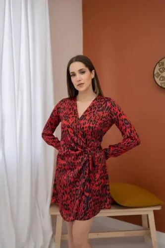 Kırmızı Leopar Desenli Saten Elbise - 1