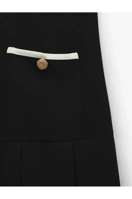 Kısa Kollu Bisiklet Yaka Aplike Çift Cep Detaylı A Kesim Mini Pileli Elbise - 5