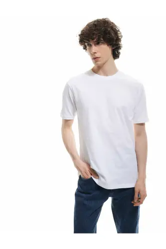 Kısa Kollu Bisiklet Yaka Pamuklu Slim Fit Erkek Basic Tişört - Beyaz - KOTON (1)