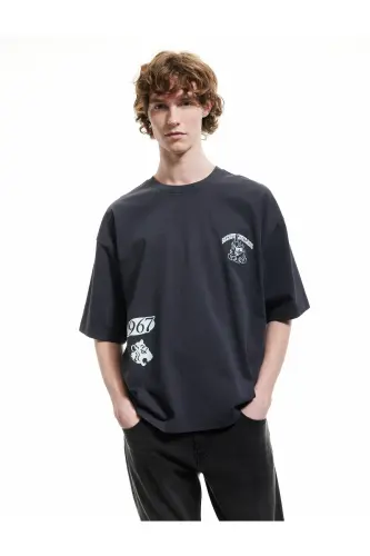 Kısa Kollu Bisiklet Yaka Tok Kumaş Pamuklu Arkası Baskılı Tişört-Antrasit - 1