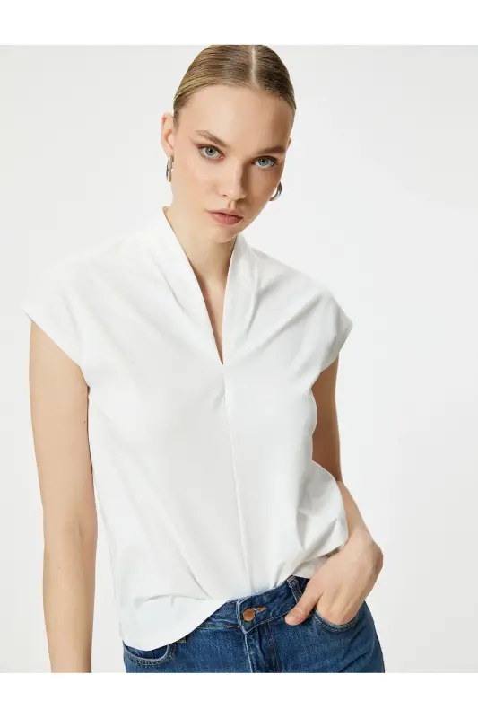 Kısa Kollu Bluz Dik V Yaka Standart Kesim-Beyaz - 1