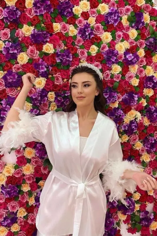 Kişiye Özel İsimli Nakış İşlemeli Kollar Tüylü Bride Sabahlık, Gelin Sabahlığı - BEYAZ - 2