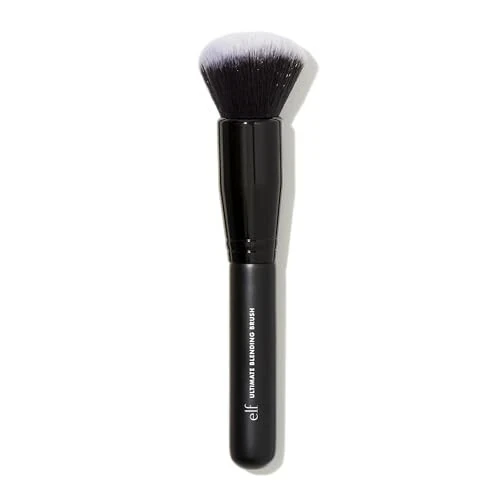 Кисть для растушевки e.l.f. Ultimate Blending Brush, куполообразный инструмент для нанесения и растушевки тонального крема, бронзатора и румян, изготовлена из веганских щетинок, не тестированных на животных. - e.l.f.