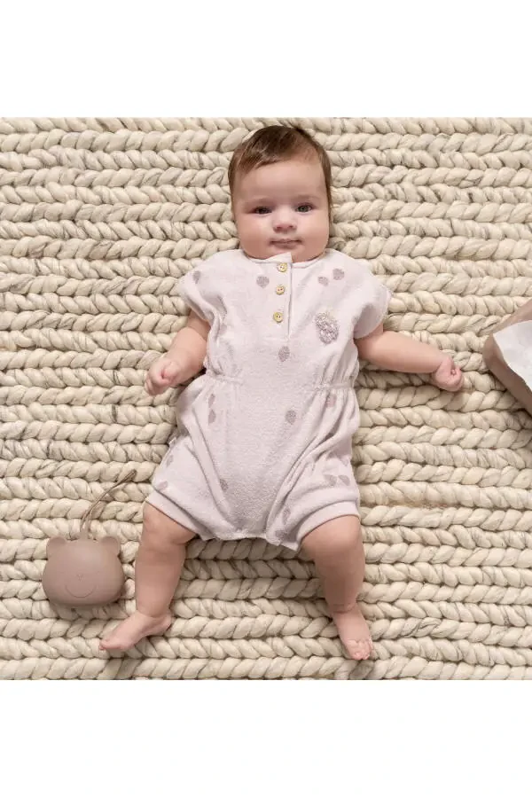 Kız Bebek Tulumu %100 Pamuk Havlu Kumaş Çilek Desenli Alttan Çıtçıtlı 2025 Yaz Sezonu-Lila - 2