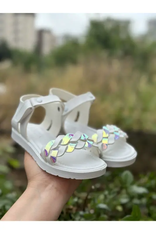 Kız Çocuk Sandalet Fashion Taşlı Sandalet Phylon (hafif) Yumuşak Taban Sandalet - Hologram Beyazı - BOLD BOUTIQUE