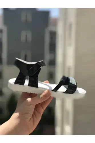 Kız Çocuk Sandalet Fashion Taşlı Sandalet Phylon (hafif) Yumuşak Taban Sandalet-Parlak Siyah - BOLD BOUTIQUE (1)