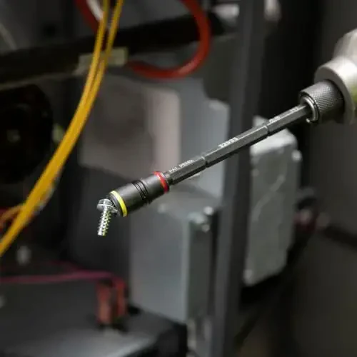 Klein Tools 32910 zarba haydovchi, 7-in-1 SAE zarba rozetkasi tutqich bilan, 1/4, 5/16, 3/8, 7/16, 1/2 va 9/16 dyuymli gayka haydovchi o'lchamlari va 1/4 dyuymli bit ushlagichi bilan flip rozetkasi - 3