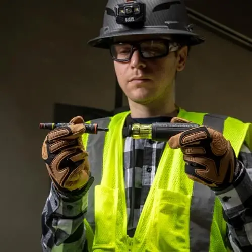 Klein Tools 32910 zarba haydovchi, 7-in-1 SAE zarba rozetkasi tutqich bilan, 1/4, 5/16, 3/8, 7/16, 1/2 va 9/16 dyuymli gayka haydovchi o'lchamlari va 1/4 dyuymli bit ushlagichi bilan flip rozetkasi - 5