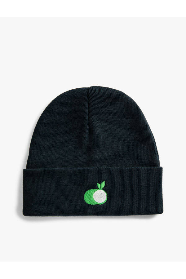 Knitted beanie with detailed embellishments. - 3