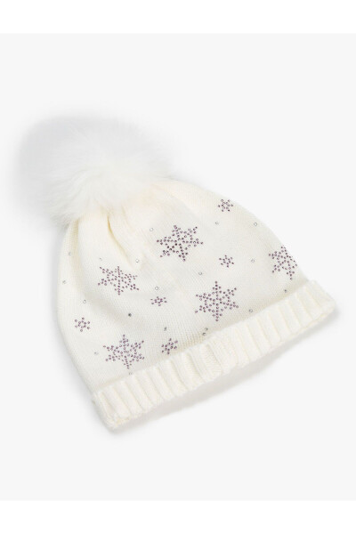 Knitted beanie with pompom and bead details - 5