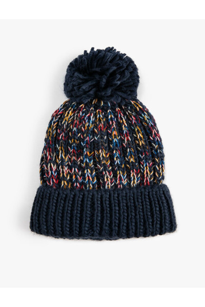 Knitted beanie with pompom detail - 1