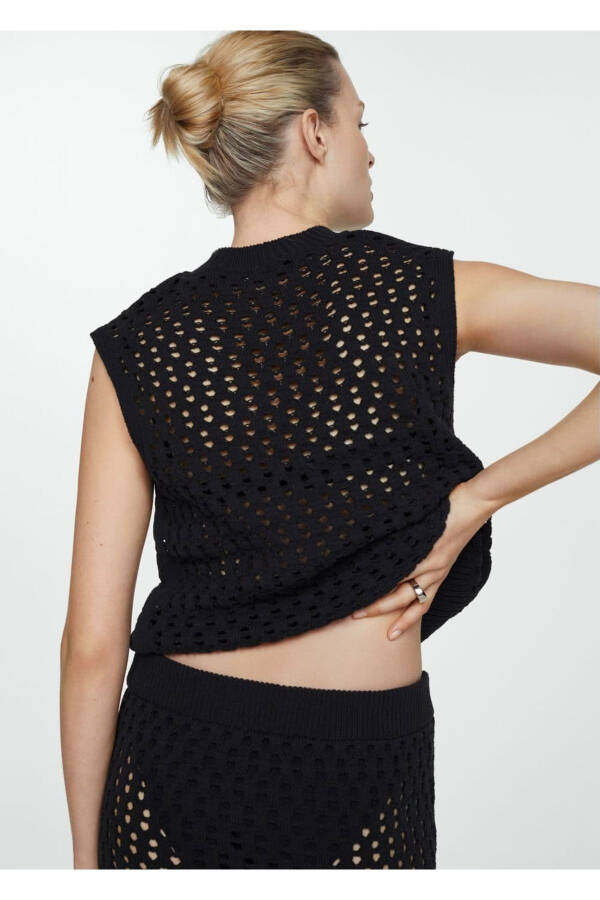 Knitted openwork blouse - 11