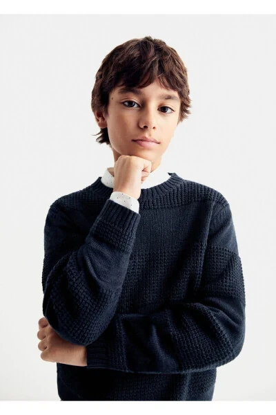 Knitted Pullover - 3