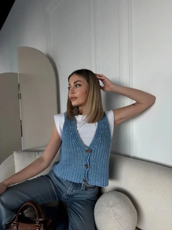 Knitted Sleeveless Buttoned Vest - Blue - 3