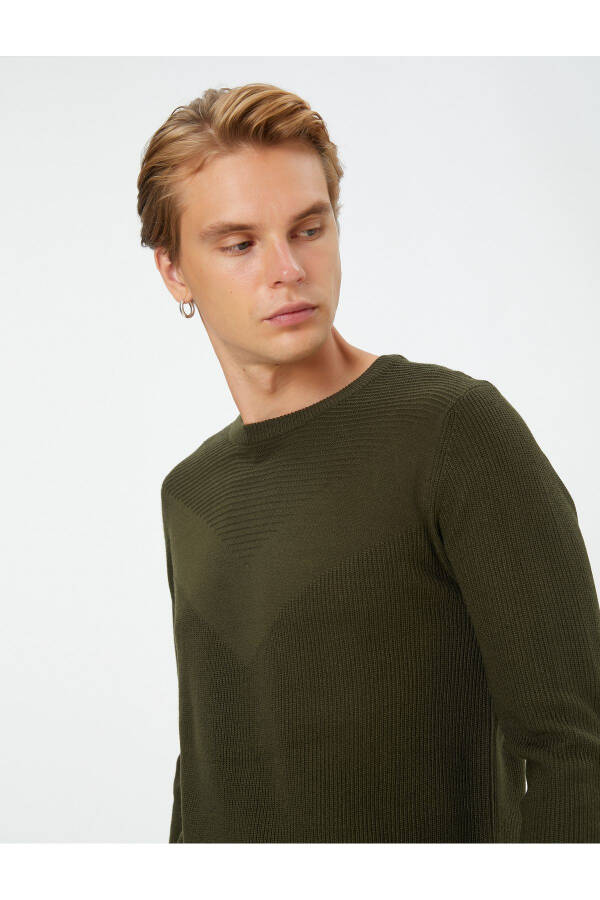 Knitted Sweater Round Neck Textured Long Sleeve - 1