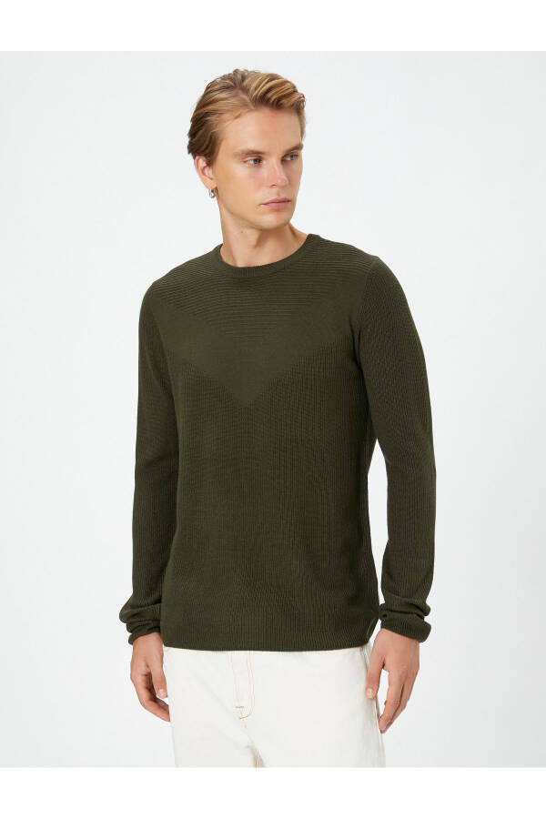 Knitted Sweater Round Neck Textured Long Sleeve - 3