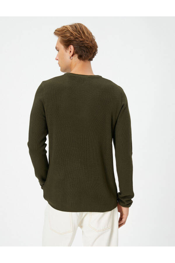 Knitted Sweater Round Neck Textured Long Sleeve - 4