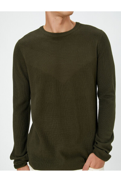 Knitted Sweater Round Neck Textured Long Sleeve - 5