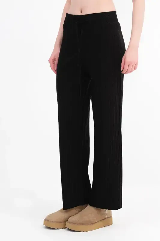 Knitted trousers with elastic waist and front tie closure Pn188-c3 - 2