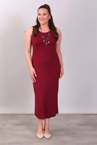 Knitted wine-colored dress with side slits - 1